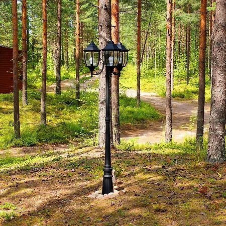 Semesterbostad Kettu Holl *