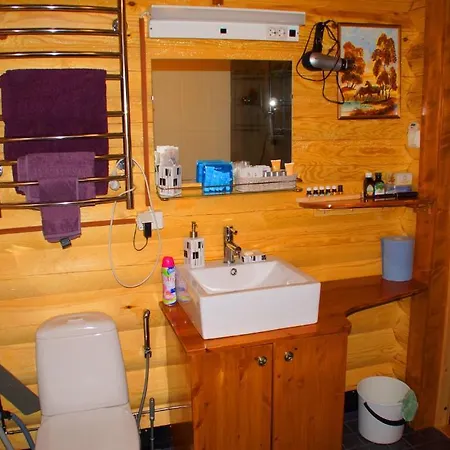 Semesterbostad Kettu Holl *